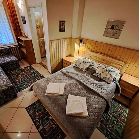 Apartament Csaladi Vendeghaz Eger Zewnętrze zdjęcie