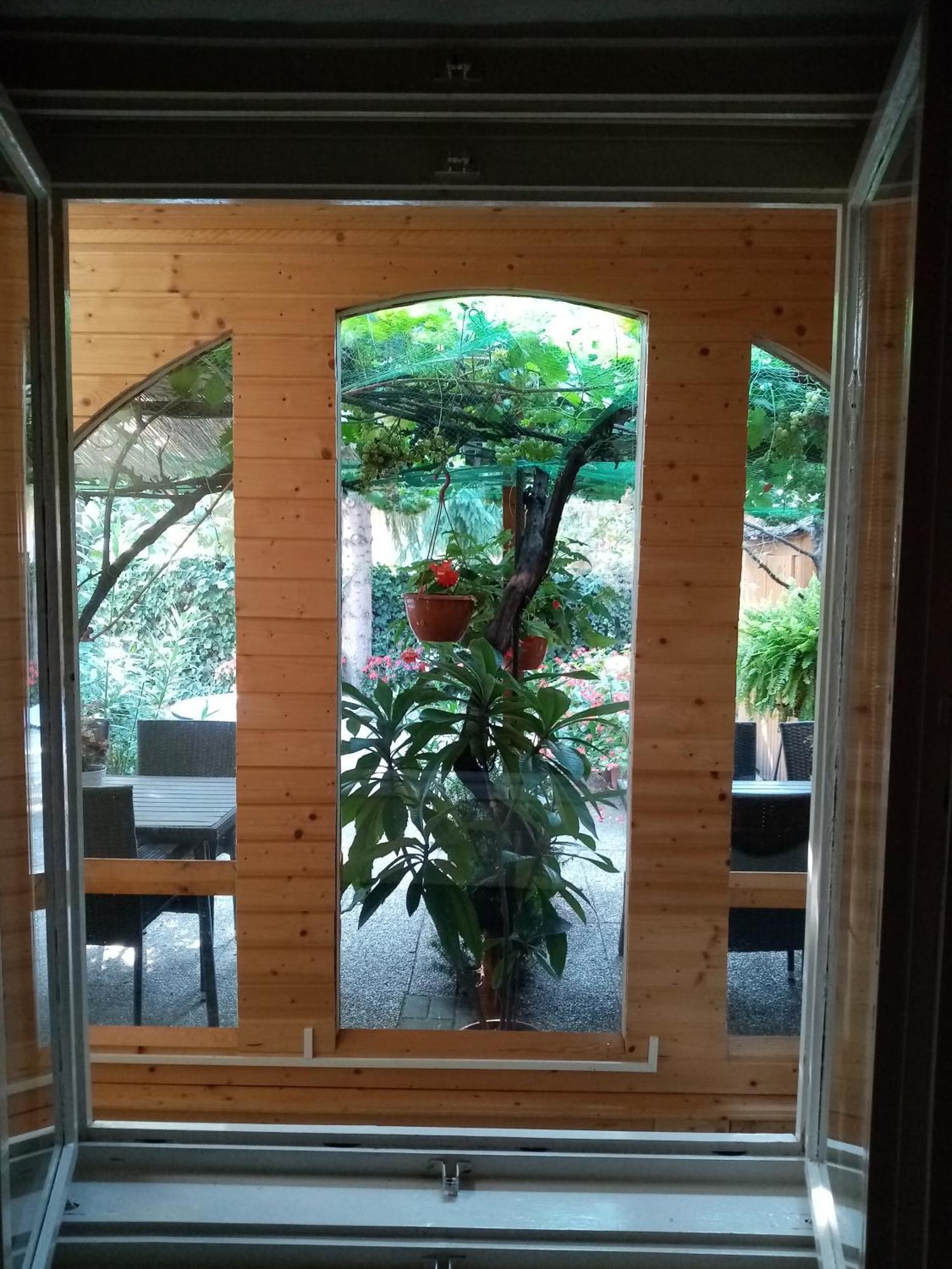Apartament Csaladi Vendeghaz Eger Zewnętrze zdjęcie