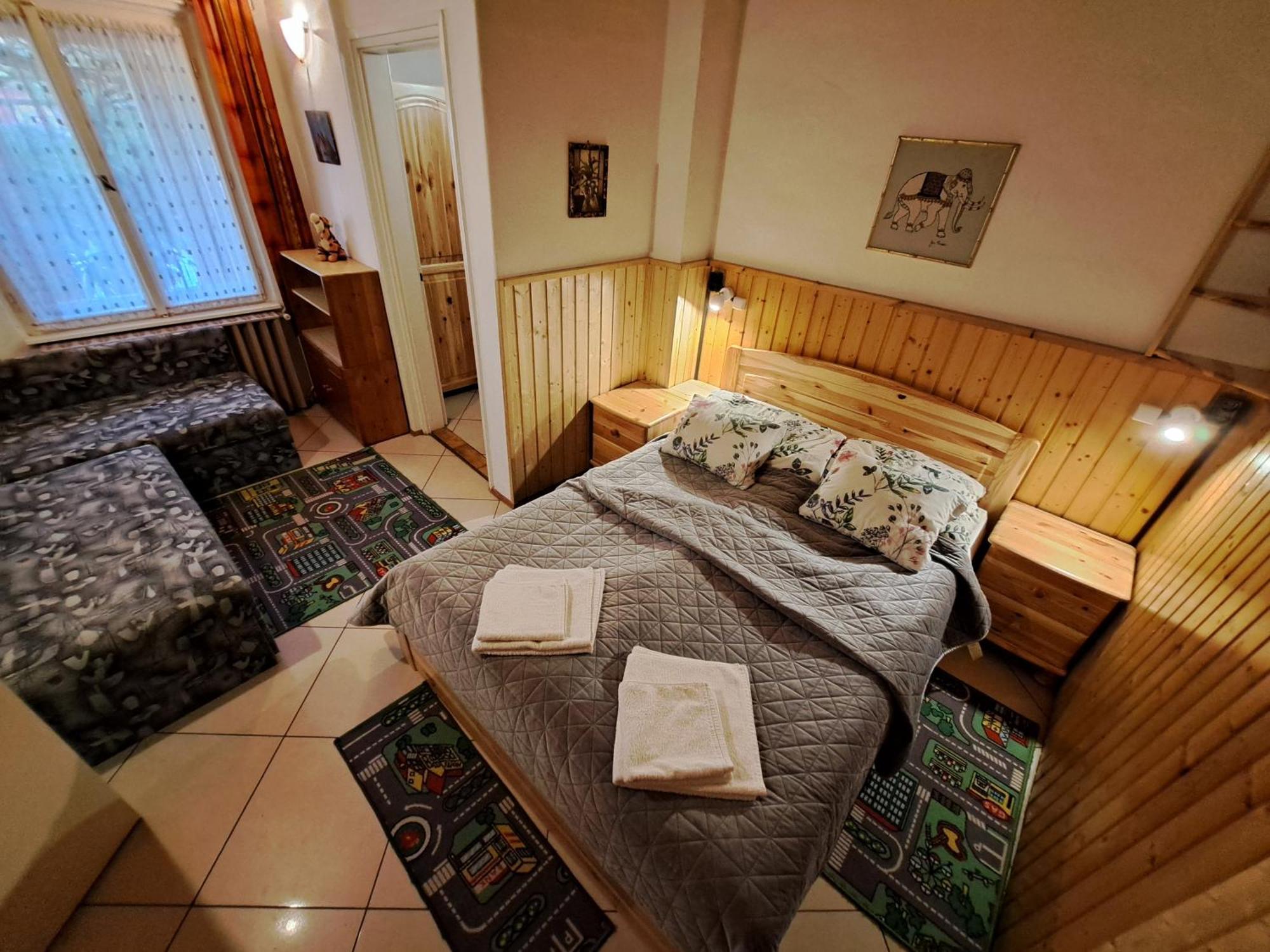 Apartament Csaladi Vendeghaz Eger Zewnętrze zdjęcie