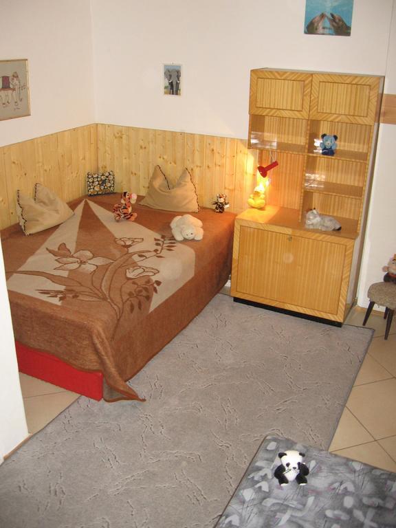 Apartament Csaladi Vendeghaz Eger Pokój zdjęcie
